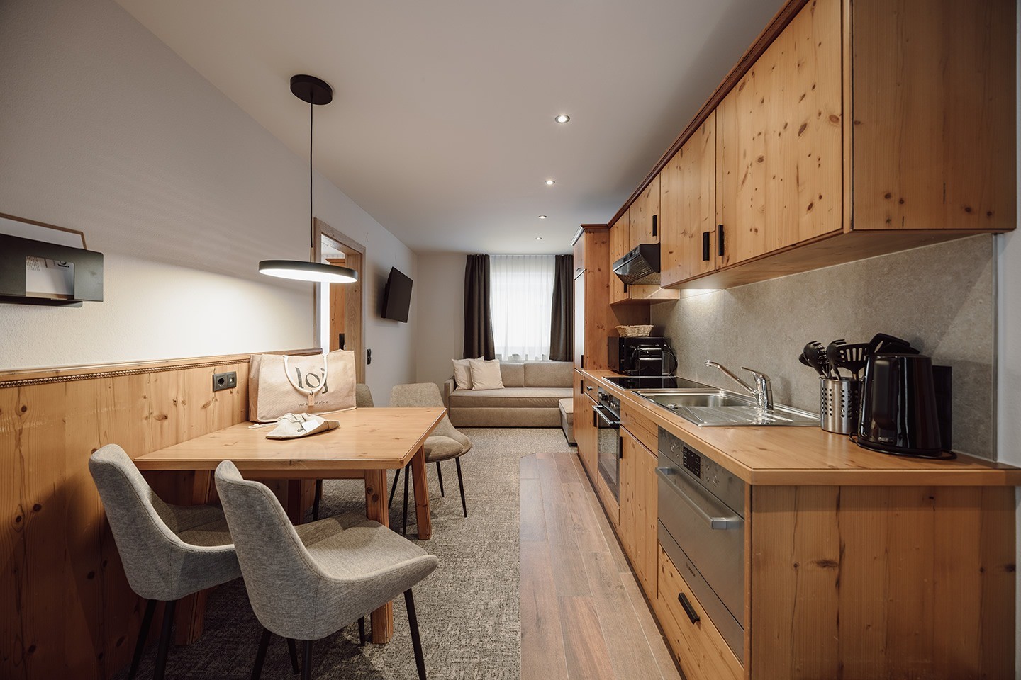 Hotelapartment Standard mit zwei Schlafzimmer im Hotel loj in Flachau für Gäste die einen Urlaub in einer Ferienwohnung bevorzugen