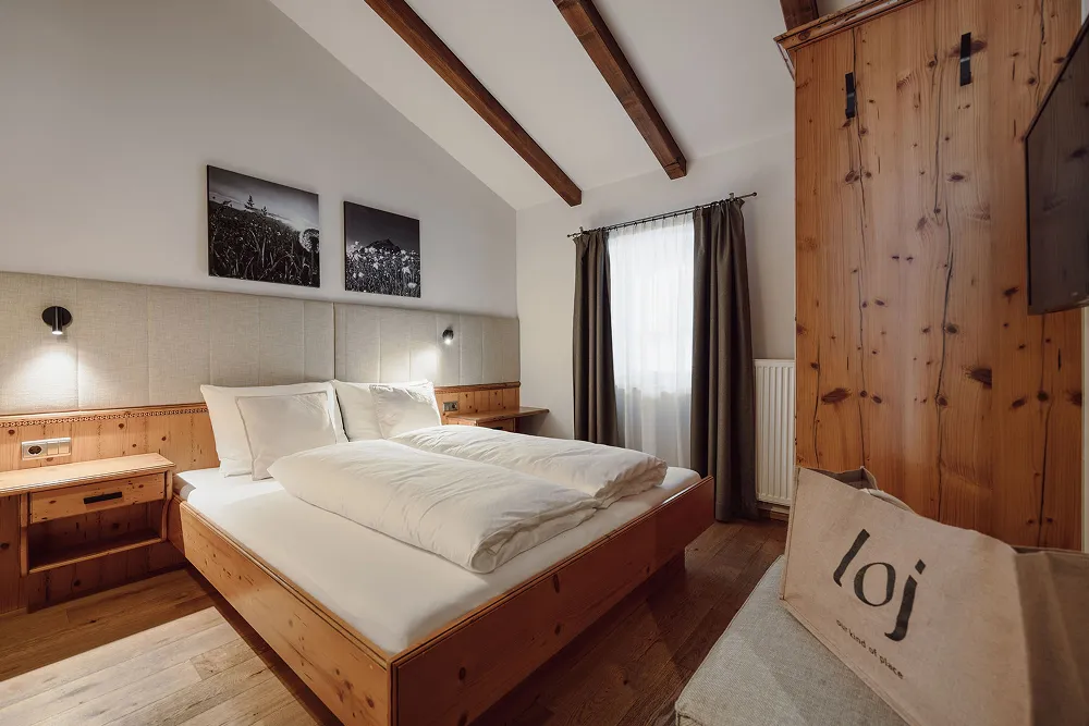 01-apartment-deluxe-1sz