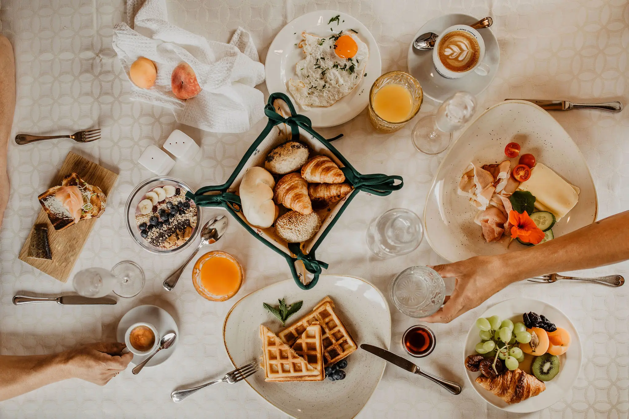 loj-fruehstueck-buffet-01