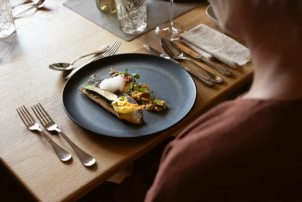 loj-kulinarik-sevens-kitchen_slide01